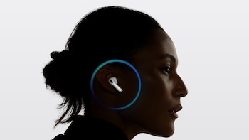 Nuevos AirPods: Apple muestra por error sus audífonos con cámara antes del anuncio oficial