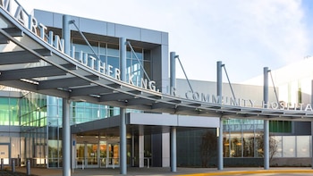 El Hospital Martin Luther King Jr. alerta sobre un déficit anual de hasta 100 millones de dólares por recortes a Medicaid