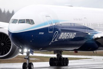 El Boeing 777X rueda por