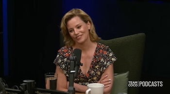 Elizabeth Banks en el podcast Team Coco