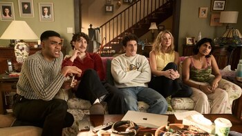 La serie heredera de ‘Friends’ y ‘Cómo conocí a vuestra madre’ que ha cambiado las reglas del juego: su segunda temporada se verá pronto en Disney+