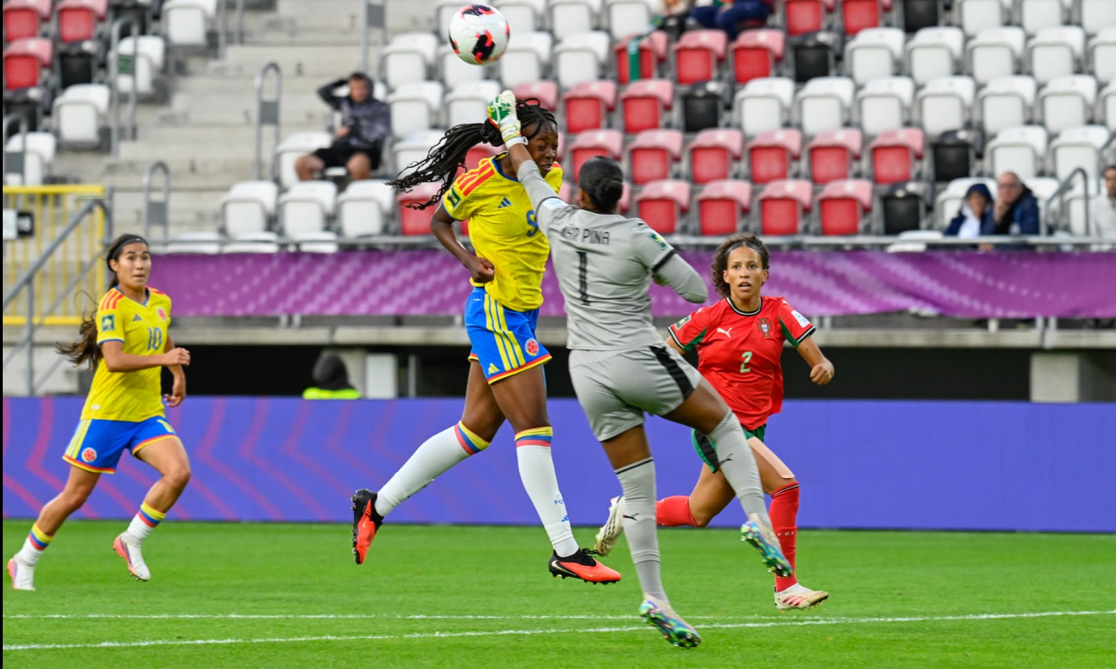 Valerin Loboa y Maithé López lideraron el ataque de Colombia femenina desde el inicio del partido ante Portugal - crédito FCF