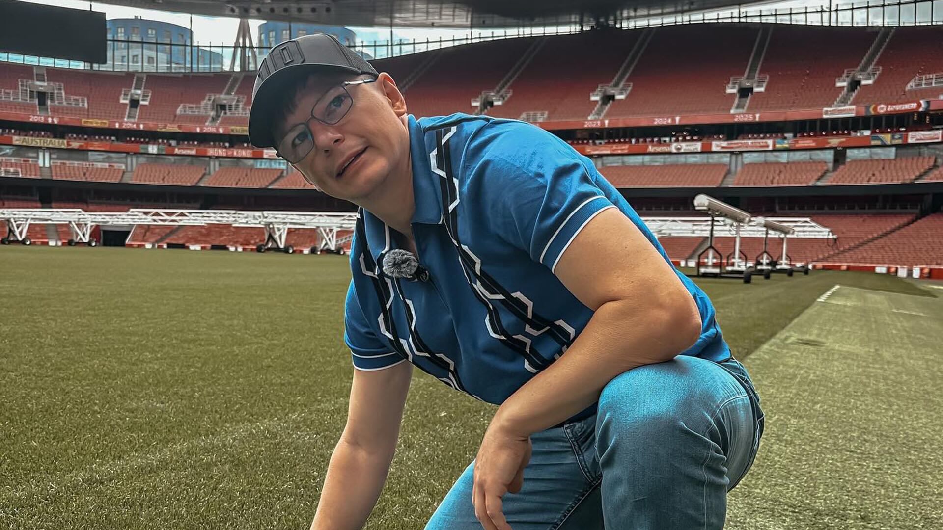 Arshavin visitó el estadio del Arsenal (@andrey.arshavin10)
