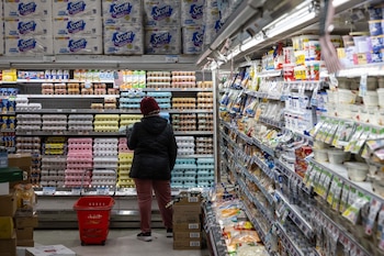 La ciudad de Nueva York estima que el descuento en la canasta básica permitirá un ahorro de unos USD 90 por mes y cerca de USD 1.000 al año por comprador (Bloomberg)