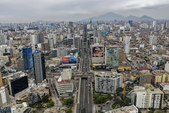 Vía exclusiva en av. Arequipa: