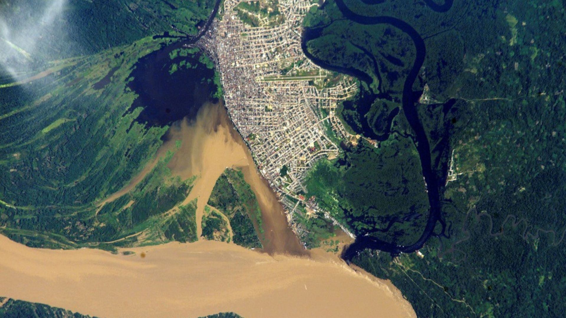 Iquitos. Perú perdió 4,1 millones de hectáreas de vegetación natural en cuatro décadas, según MapBiomas Perú. La Amazonía peruana, con el 61% del territorio nacional, sufrió la mayor pérdida de vegetación, con 3 millones de hectáreas menos. Créditos: satélite Perú SAT-1.