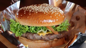 Pellejo de pollo, soya y