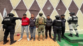 Desarticulan célula criminal en Guanajuato: aseguran armas de alto poder y nueve vehículos