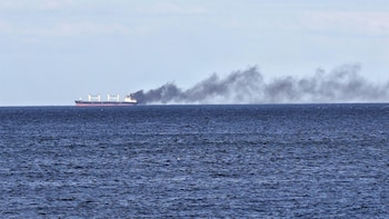 Rusia reivindica un ataque contra un granelero ucraniano en un puerto de Odesa
