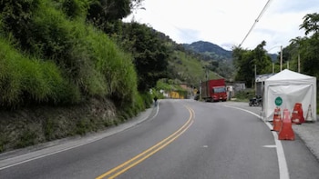 Vía Armenia-Cajamarca, Tolima: Invías mantiene paso controlado y reportó avances en la emergencia, así está la situación en el corredor vial