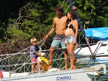 Fondearon el barco en una