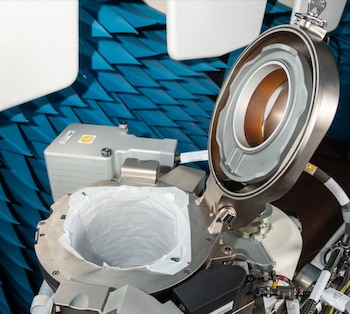 El sistema de higiene espacial utilizó flujo de aire y embudos personalizados para la recolección segura de desechos en condiciones de ingravidez (NASA)