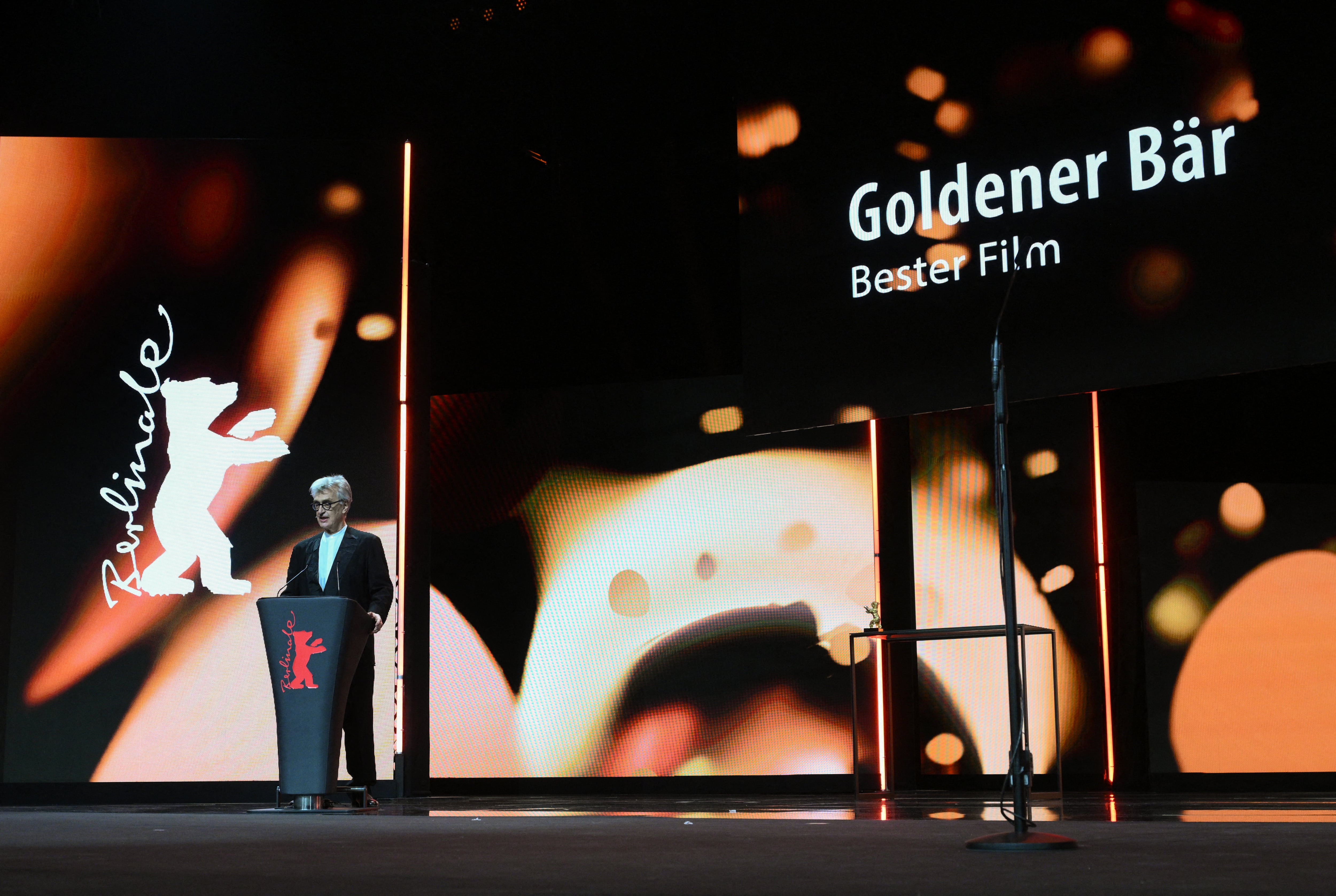 Wim Wenders, presidente del jurado, definió a 'Yellow Letters' como una aterradora premonición de un futuro cercano