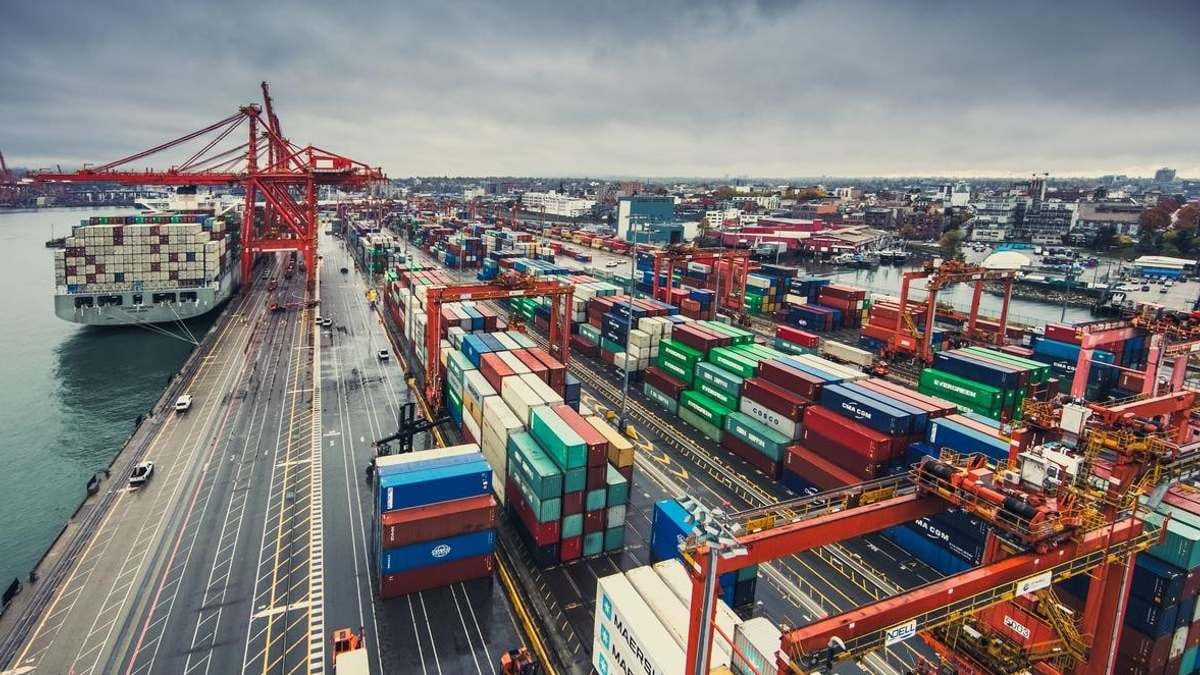 La descarga del buque panamax Presinge, con 77.000 toneladas de trigo, marcó un récord de eficiencia operativa en el Terminal Norte Multipropósito, reduciendo los tiempos en un 50%.