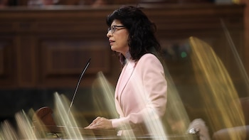 Redondo solicita comparecer en el Congreso para informar sobre su gestión en Ceuta tras la entrada masiva de migrantes