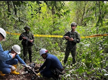 Autoridades detectaron una conexión ilícita utilizada para extraer combustible del poliducto Salgar-Gualanday, en zona rural de Alvarado - crédito Ejército de Colombia