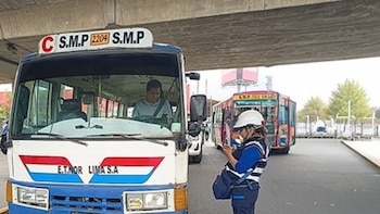 Las unidades intervenidas acumulaban multas por aproximadamente S/300.000, debido a infracciones reincidentes vinculadas con el transporte informal - Créditos: ATU.