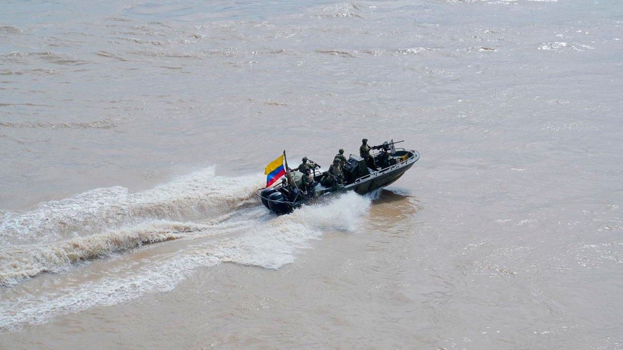 Cinco capturados y laboratorios destruidos en operativos contra el crimen en Colombia