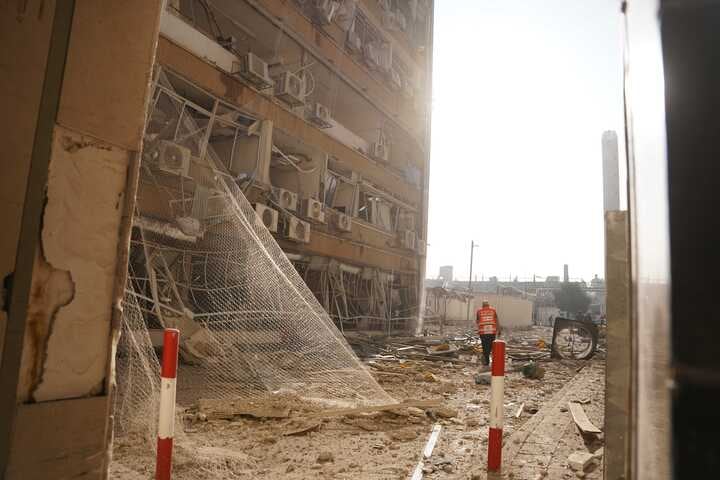 Aunque no se reportaron víctimas mortales en el interior del complejo, varios pacientes fueron evacuados por precaución (Crédito: Times Of Israel)