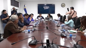 El Salvador redefine a la SIGET para que regule solo las telecomunicaciones