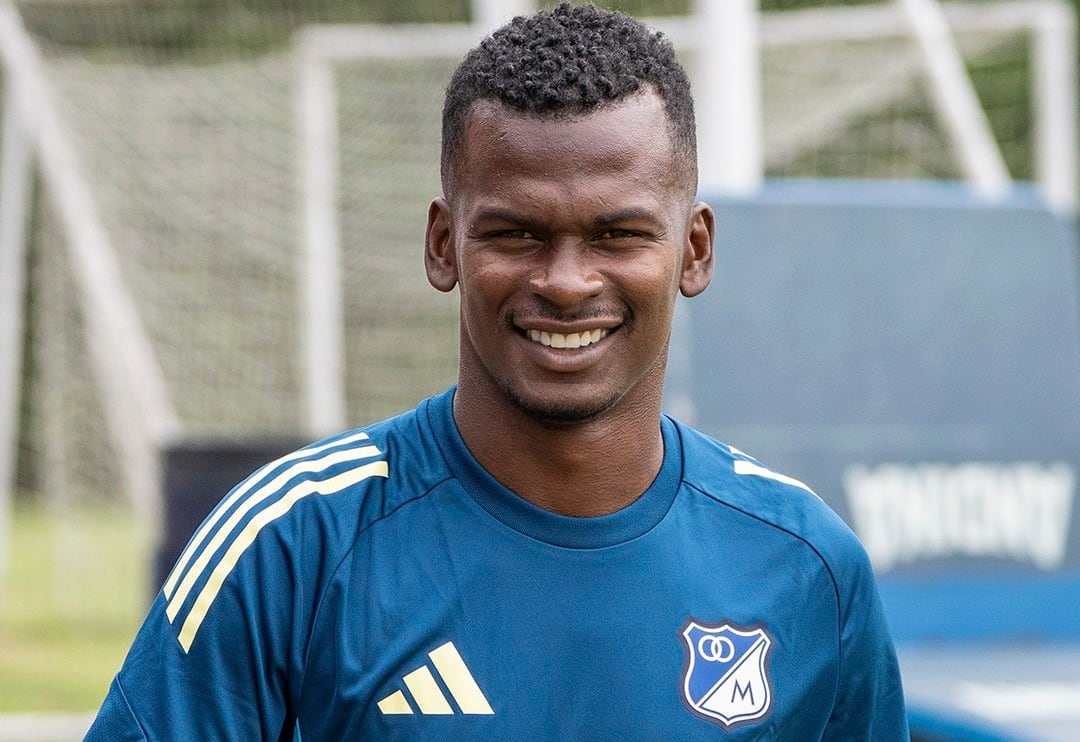 El experimentado atacante Quintero se integró a Millonarios como el primer refuerzo del nuevo proyecto deportivo. - crédito @MillosFCoficial/X