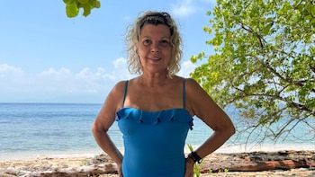 Terelu Campos se va de vacaciones al polémico piso de playa en Málaga que la ha enfrentado con su hermana Carmen Borrego