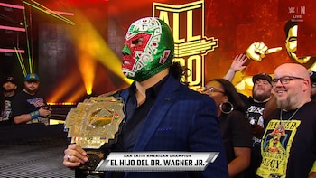 El enmascarado sorprendió en NXT
