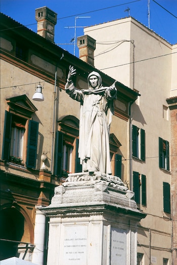 UNSPECIFIED - CIRCA 2005: