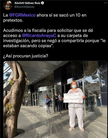 Por medio de una fotografía,