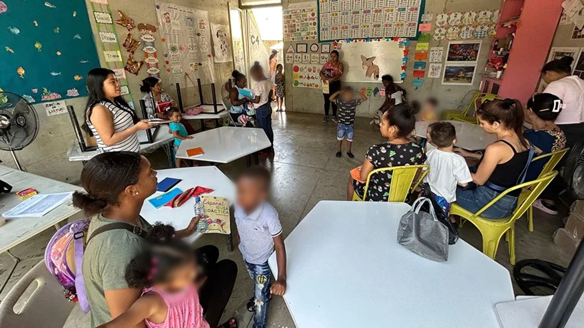 La SEP ya instaló algunos albergues en los que ofrece educación especializada a migrantes.Créditos: EFE/Juan Manuel Blanco