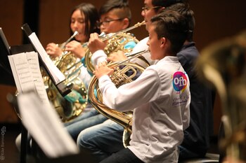 Imagen de archivo. Entre las