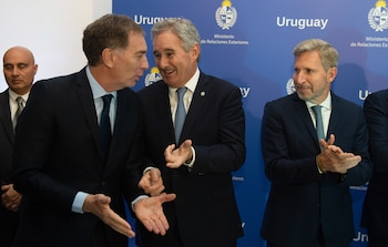 201° aniversario de la declaratoria de la independencia nacional - Embajada de Uruguay
