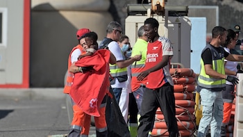 Canarias advierte de que acudirá al Supremo si el Gobierno no se encarga del triaje de menores migrantes