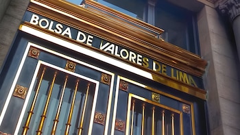 Bolsa de Lima cierra en positivo y resiste la volatilidad de Wall Street