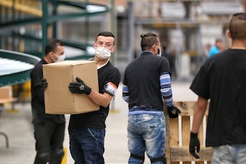 Nuevos protocolos de vigilancia con GPS resguardan el traslado de tarjetones y kits electorales en territorio nacional y consulados del exterior - crédito Camila Díaz/Colprensa
