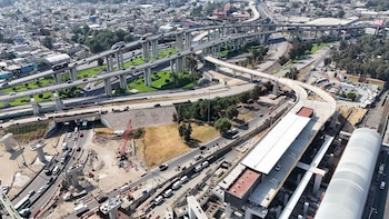 Con el Trolebús Elevado de