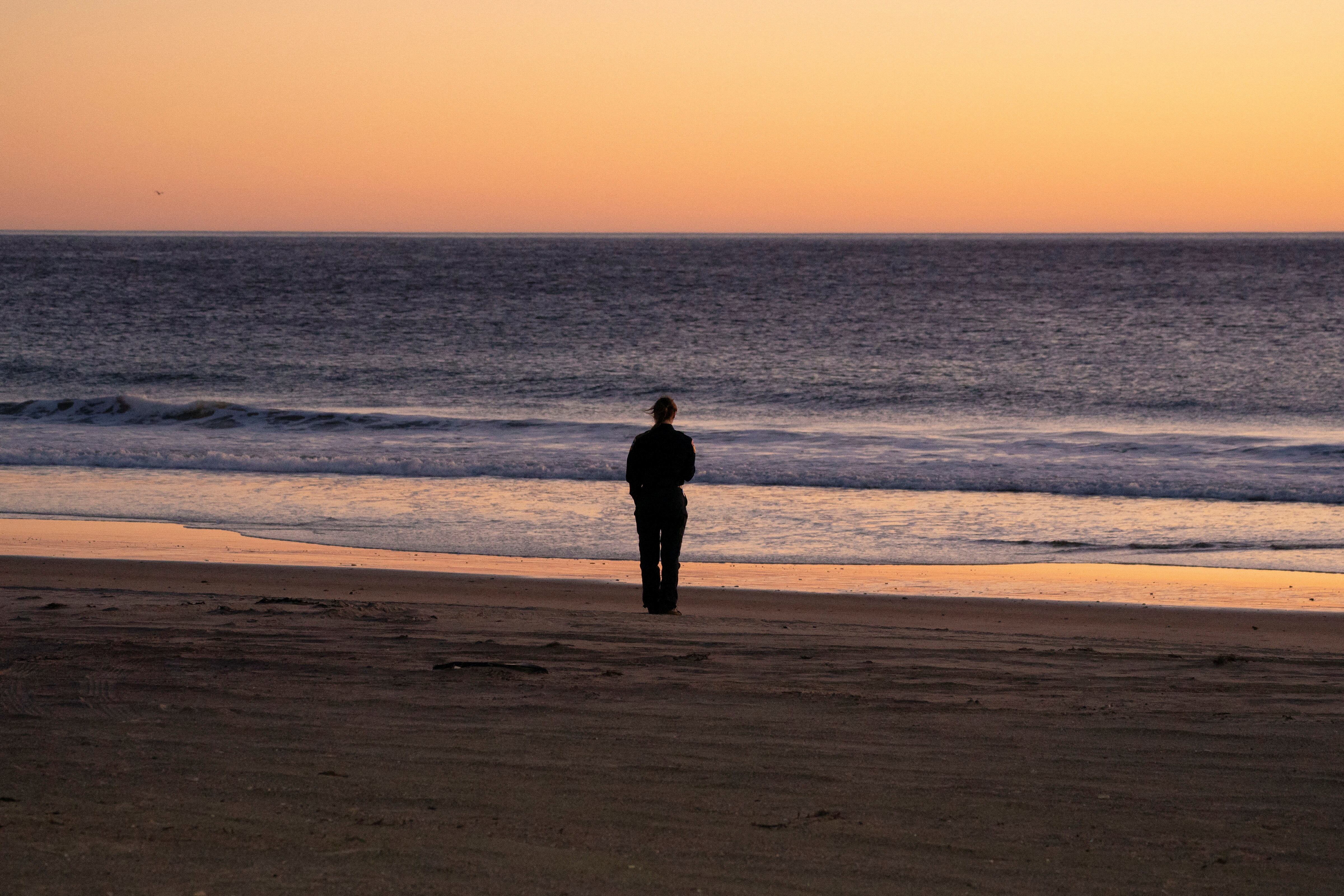 Investigaciones revelan perfiles psicológicos positivos en quienes valoran la independencia afectiva (REUTERS/David Ryder)