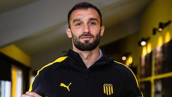 El mensaje de Germán Pezzella a los hinchas de River Plate durante su presentación como nuevo jugador de Peñarol