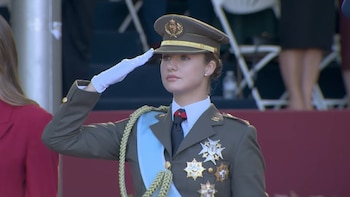 Qué uniforme lleva la princesa Leonor en el desfile militar del 12 de octubre: se estrena como oficial tras tres años como cadete
