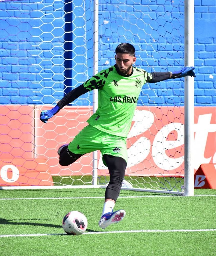 Los préstamos que vivió durante su etapa en Sporting Cristal fueron parte del camino de Matías Córdova hacia la selección peruana. El guardameta destacó que sumar minutos en Primera División le permitió cumplir uno de sus objetivos. (Comerciantes Unidos)