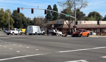 Una conductora falleció tras atravesar