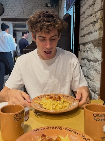 fotos de colapinto en italia robo