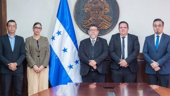 Secretaría de Finanzas juramenta comisión