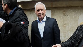 Víctor Blanco trabaja junto a