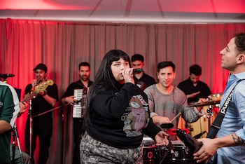 Los Totora y Flor Álvarez cerraron la noche con una versión de “Tu cárcel” en el show final del encuentro