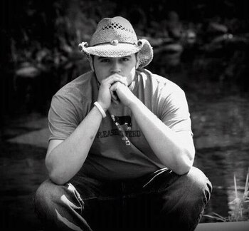 Cody James estaba bajo los