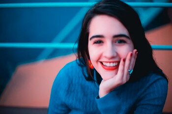 Isabella es hija de Liza,