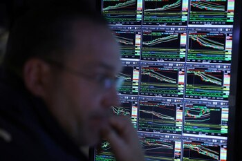 En la plaza bursátil hay expectativa por la reinversión del pago de los cupones.