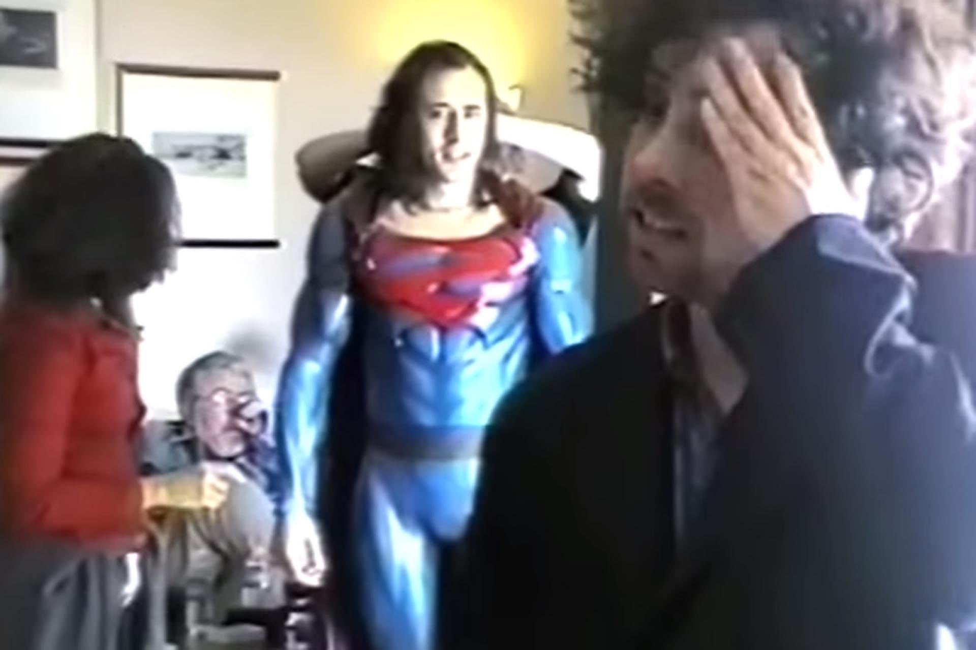Warner Bros canceló Superman Lives tras perder la confianza en los superhéroes como negocio, después de gastar USD 30 millones sin iniciar el rodaje