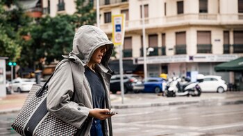 Las máximas bajarán en la mayor parte de España este domingo con tormentas en Castilla y León, País Vasco y La Rioja
